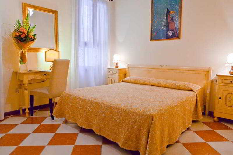 Hotel Henry Венеция Екстериор снимка