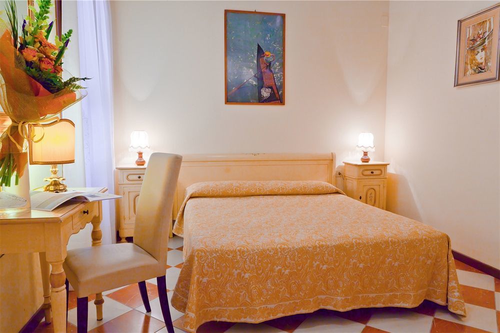Hotel Henry Венеция Екстериор снимка