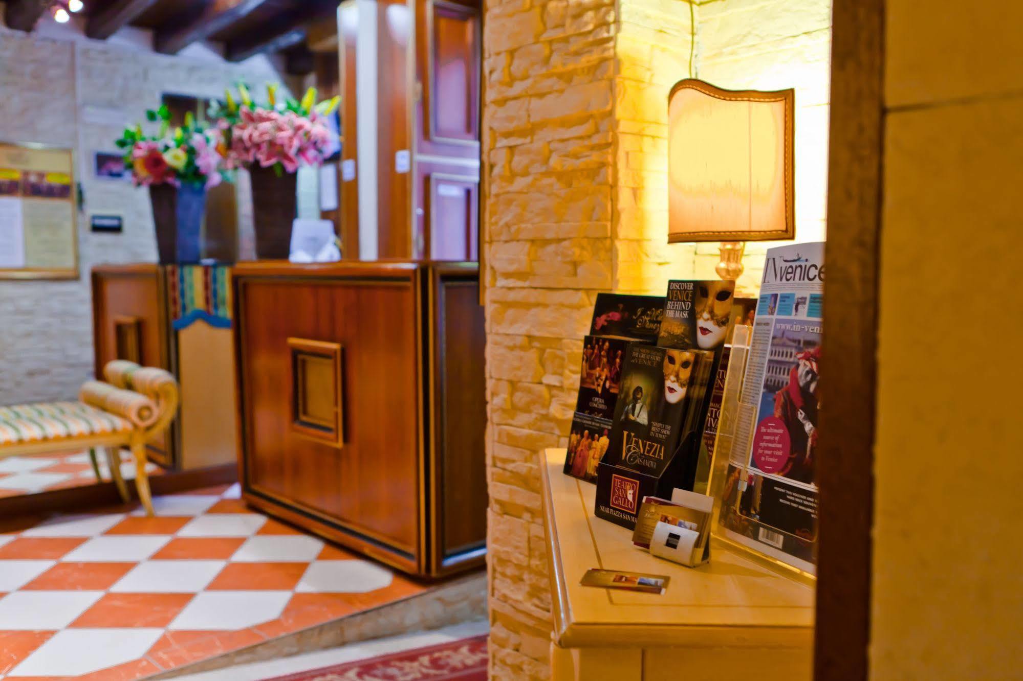 Hotel Henry Венеция Екстериор снимка